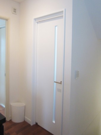 間仕切り壁及びドアの新設で暖房効果UP! 間仕切り壁及びドアの新設で暖房効果UP!